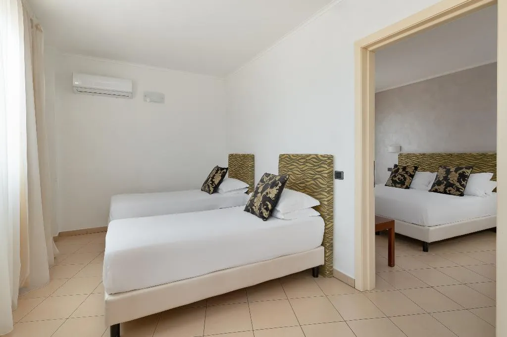 FAMILY ROOM STANDARD Room, Grand Hotel Sofia, Catania