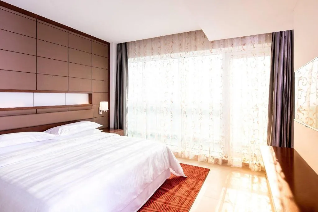 Room, Four Points by Sheraton Sharjah, Dubai