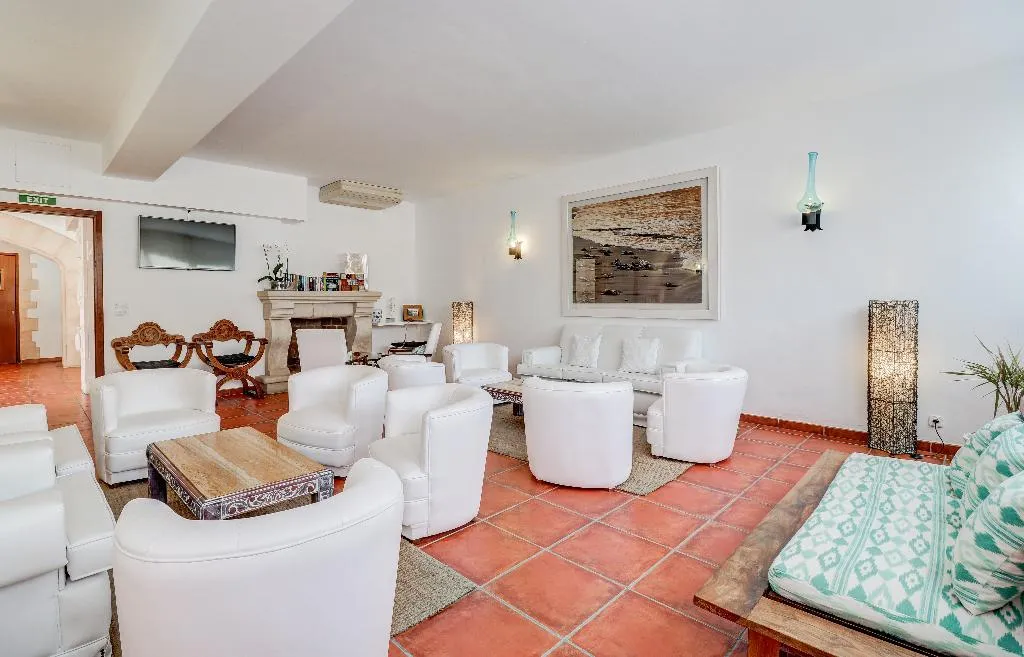 Lobby, Hoposa Niu, Majorca