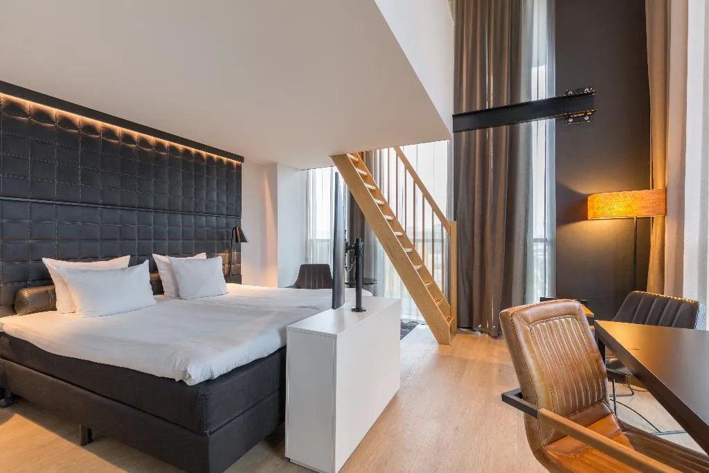 JUNIOR SUITE STANDARD Room, Leonardo Hotel Groningen Stadspark, Amsterdam
