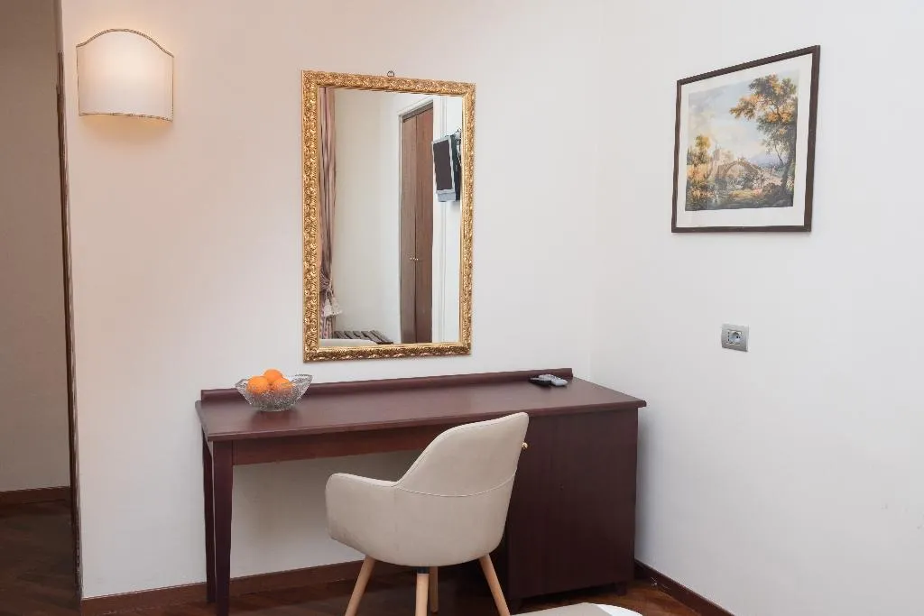 TWIN STANDARD Room, Hotel Bosone Palace, Umbria