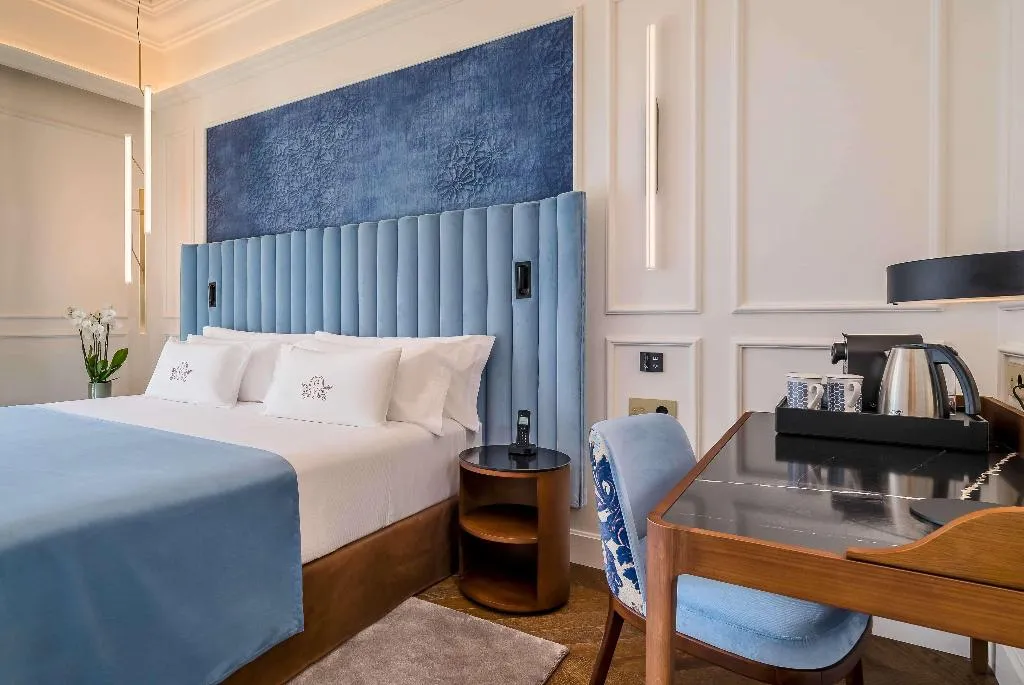 Room DELUXE CITY VIEW Room, Palacio Gran Via, A Royal Hideaway Hotel, Andalucia