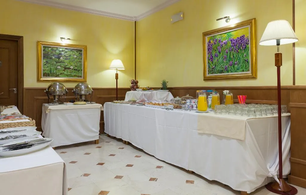 Restaurant, Dorma Juan De Austria, Madrid