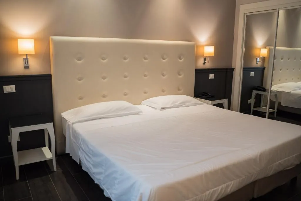 Double or Twin SUPERIOR Room, Albergo Mediterraneo, Palermo
