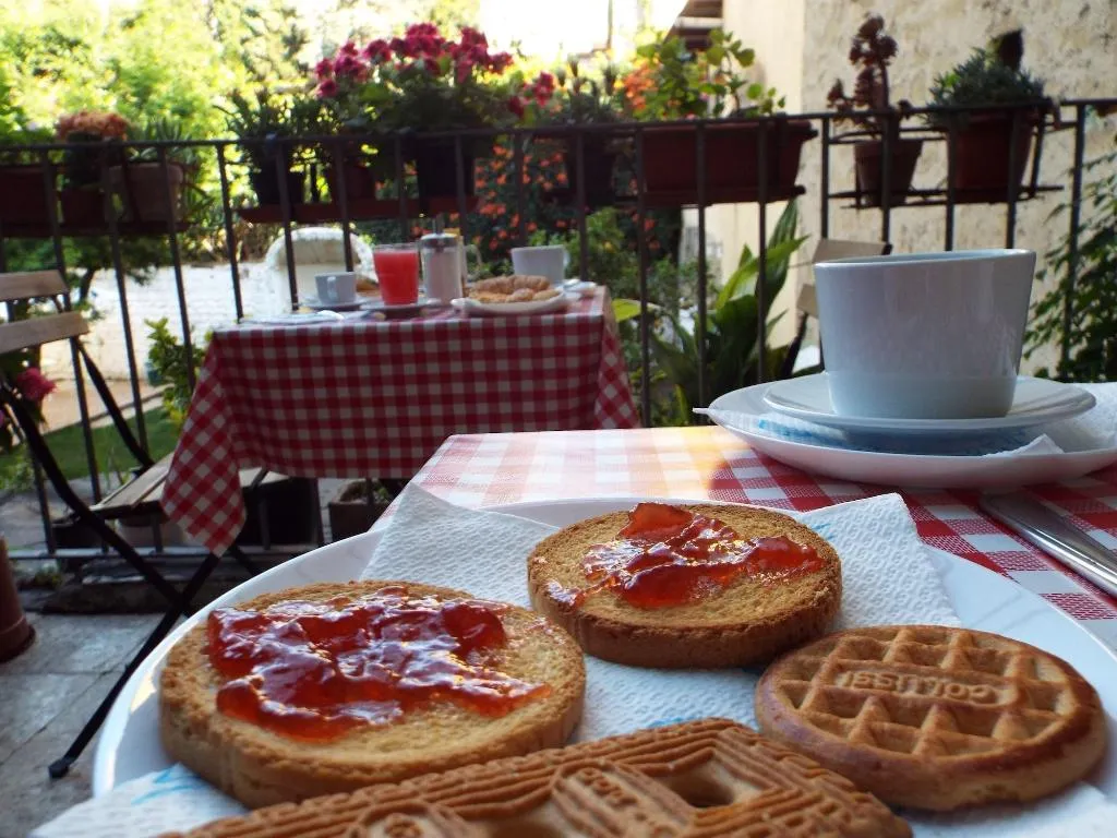 Restaurant, B&B In giro per Napoli, Naples