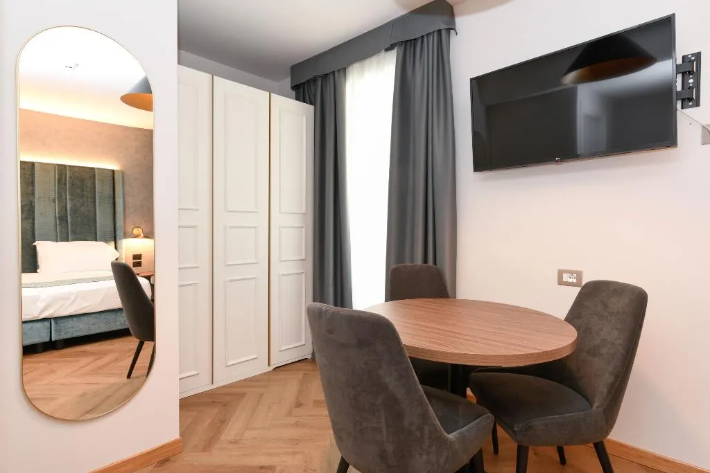 STUDIO SUPERIOR Room, Palazzo Santo Spirito, Milan