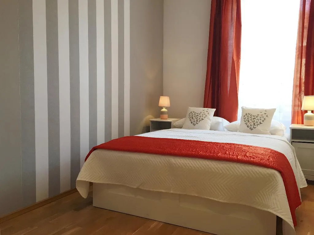 APARTMENT CAPACITY 4 TWO BEDROOMS Room, Old Town Apartments Slawkowska, Krakow
