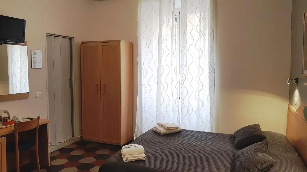 Room, B&B Oasi, Naples