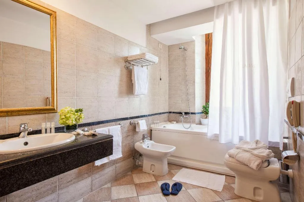 Room, Atlante Garden, Rome
