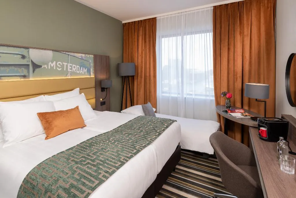 TRIPLE COMFORT Room, Leonardo Royal Hotel Amsterdam, Amsterdam