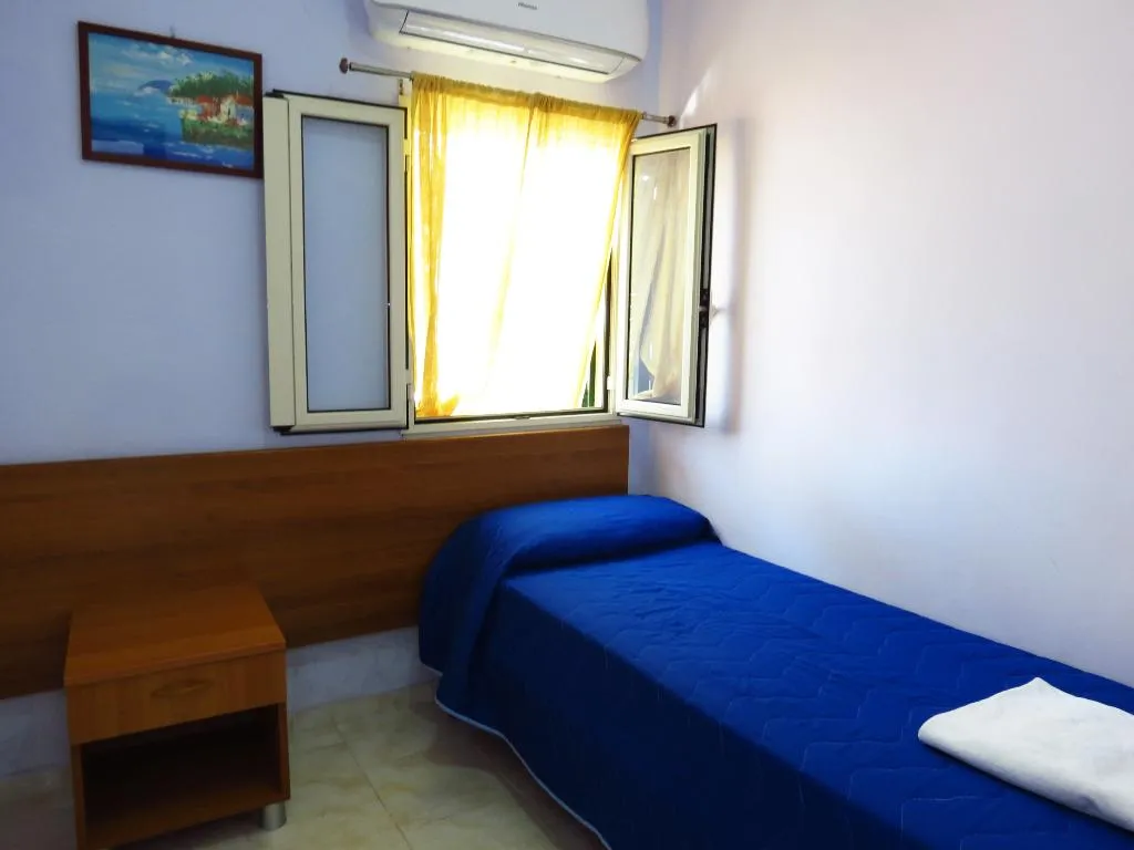 CHALET CAPACITY 3 Room, Baia Serena, Naples