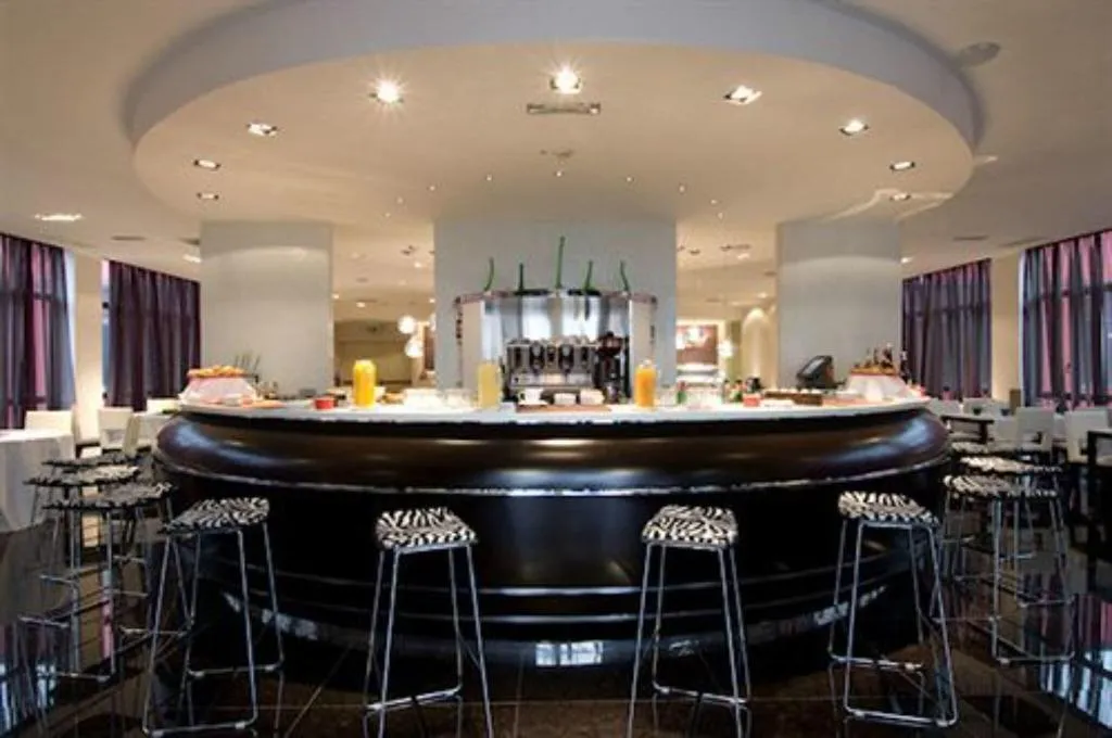 Bar, Italiana Hotels Milan Rho Fair, Milan