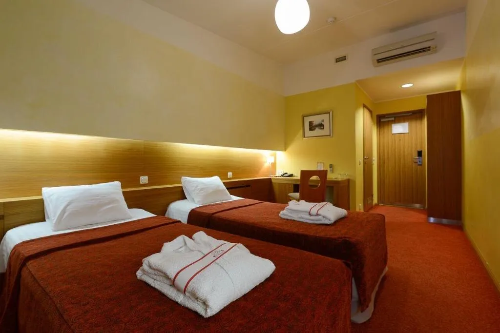 Room, Bern, Tallinn