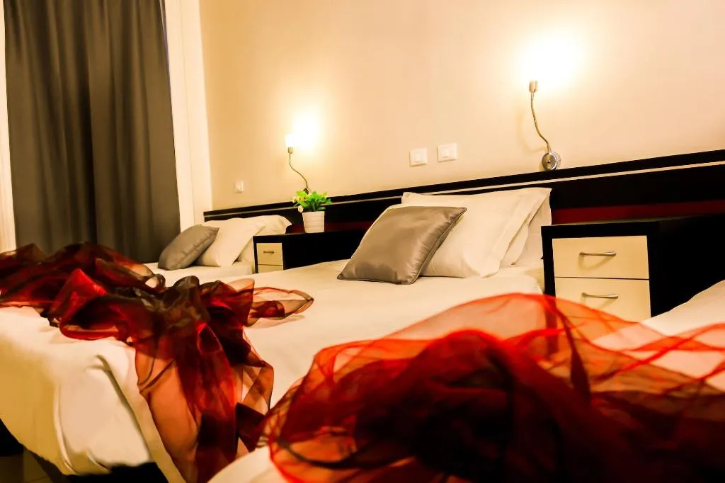 Room, RossoVino, Milan