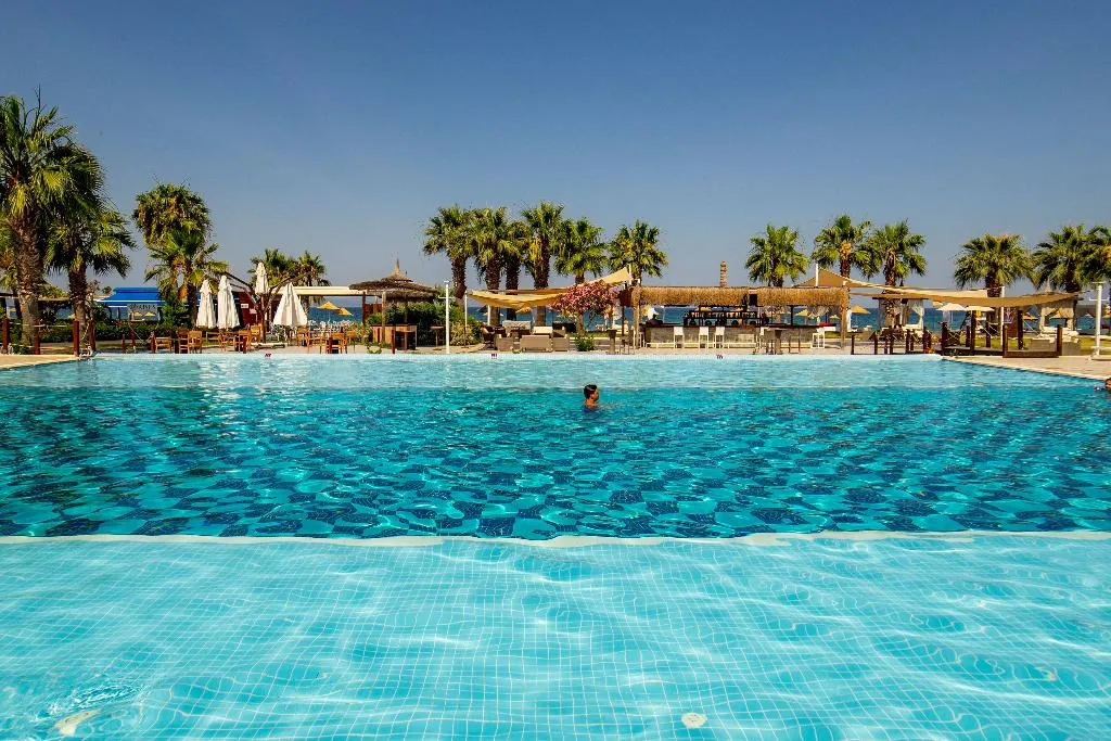 Pool, Risus Beach Resort Hotel, Izmir