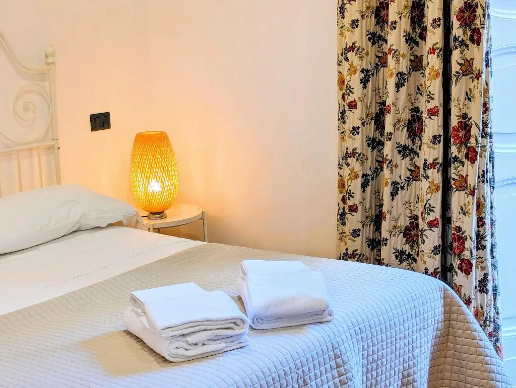 Room, La Locanda Dell Arte, Naples