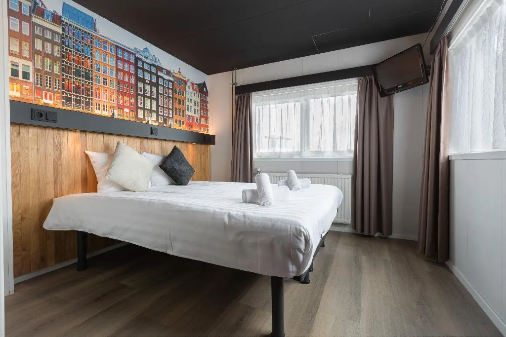 DOUBLE DELUXE WITH VIEWS Room, Botel, Amsterdam