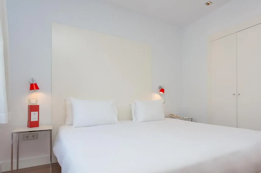 Room, Dorma Victoria Palace, Madrid