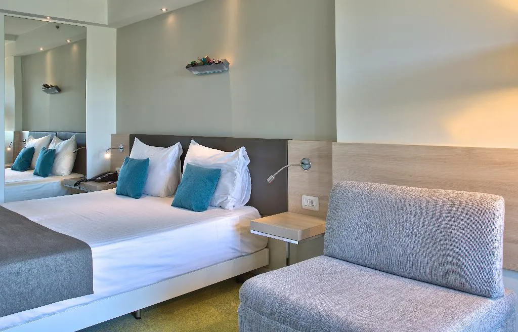 DOUBLE SINGLE USE SUPERIOR SIDE SEA VIEW Room, Park Plaza Belvedere, Istria