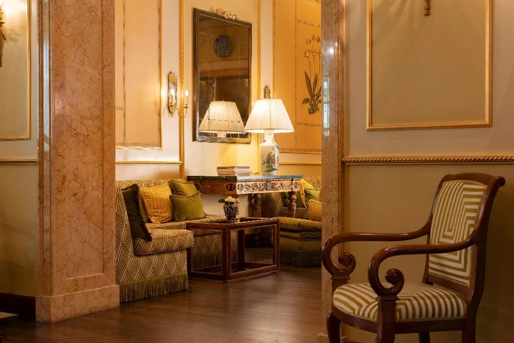 Lobby, Degli Aranci, Rome
