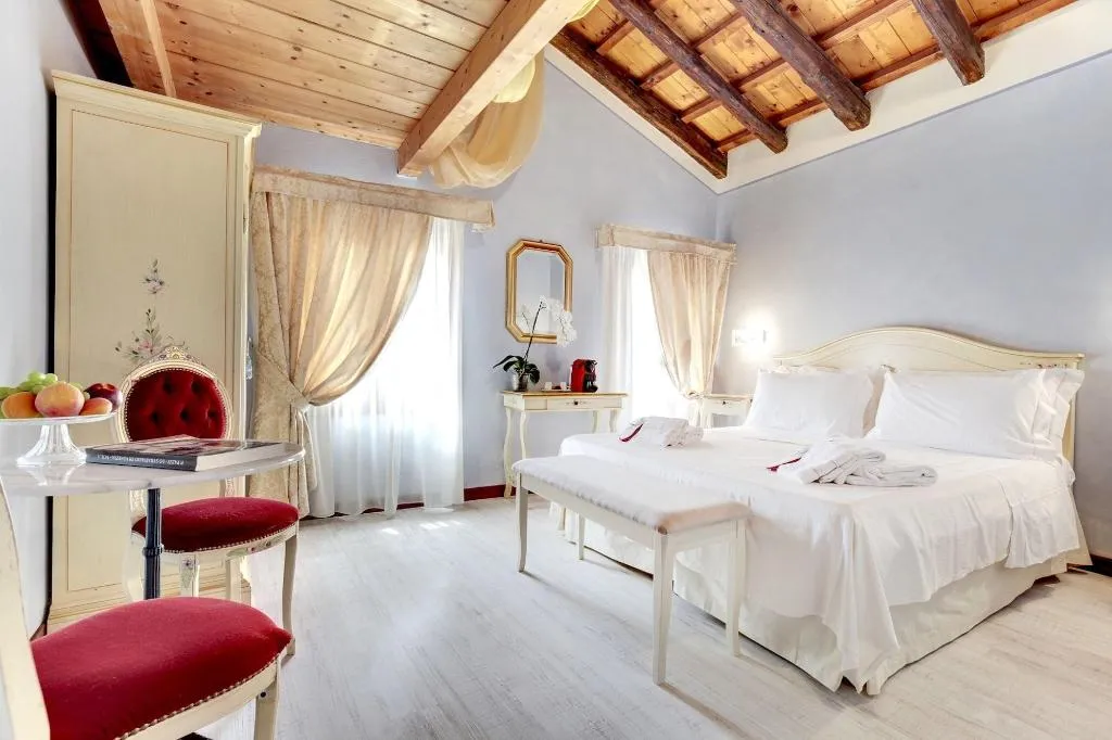 Room, Ca' Riza, Venice