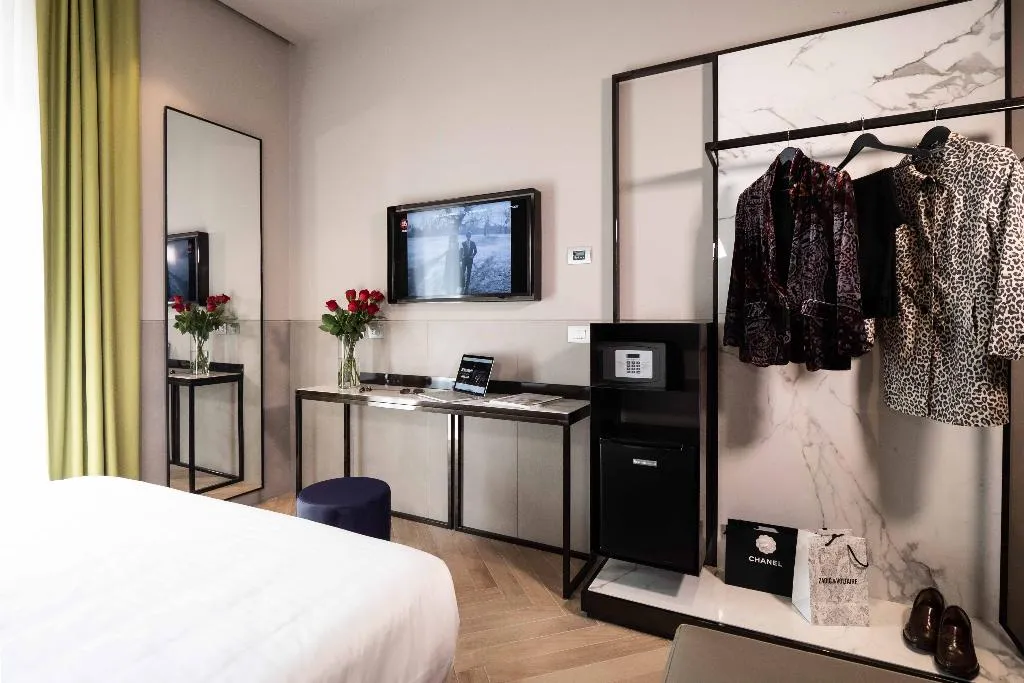 TRIPLE WITH BALCONY Room, Heart Hotel, Milan
