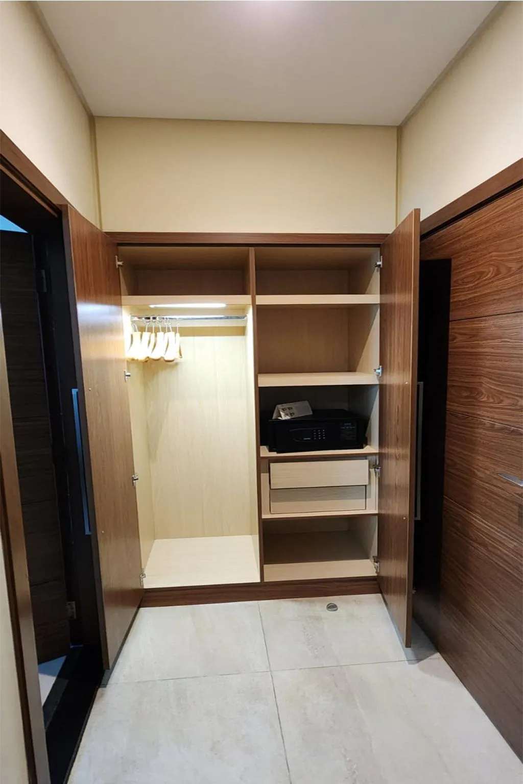APARTMENT SUPERIOR ONE BEDROOM Room, Tulip Al Barsha Hotel Apartments, Dubai