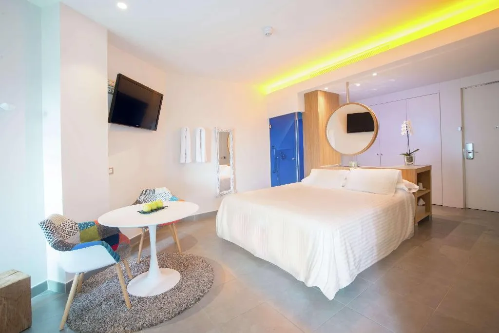 DOUBLE DELUXE SEA VIEW Room, Higueron Hotel Malaga Curio collection by HILTON, Costa Del Sol