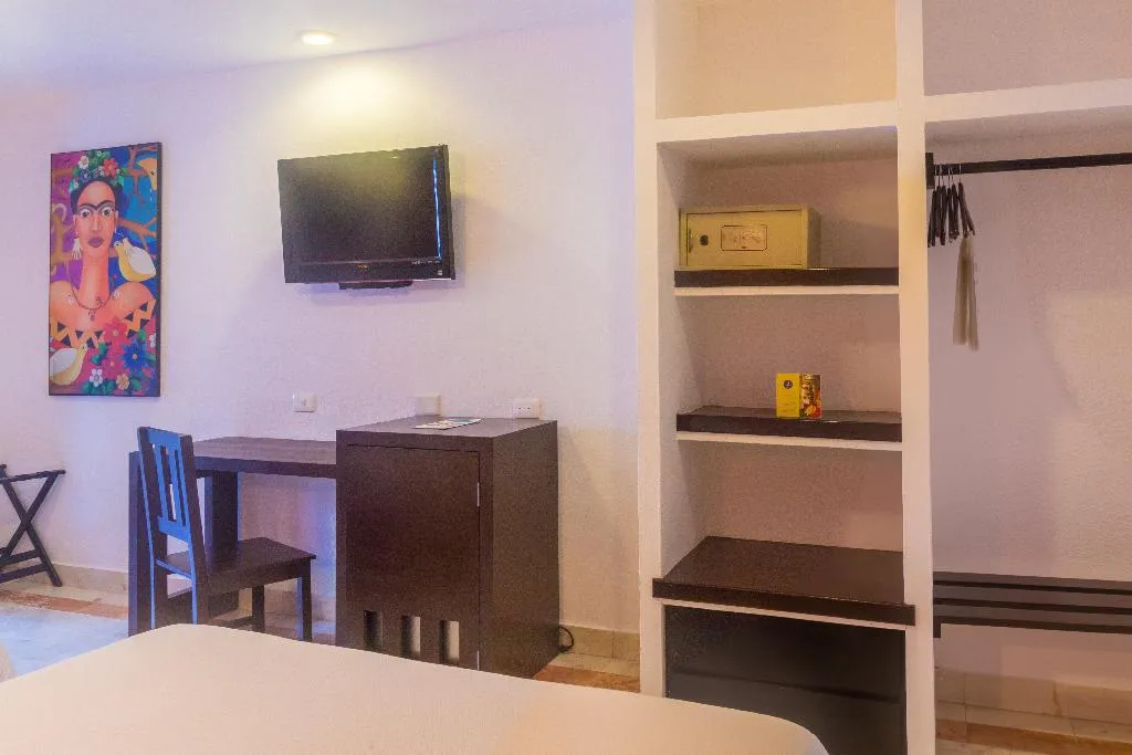 TRIPLE STANDARD Room, Illusion Boutique Hotel, Playa Del Carmen
