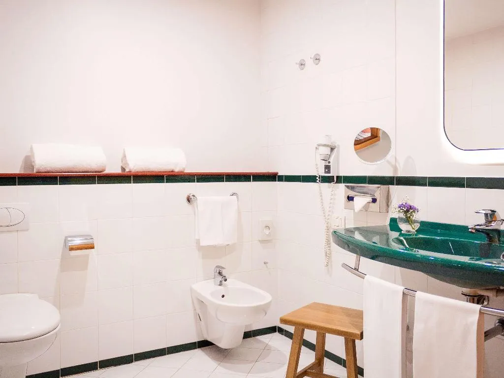 TWIN CLASSIC Room, Mercure Roma Corso Trieste, Rome