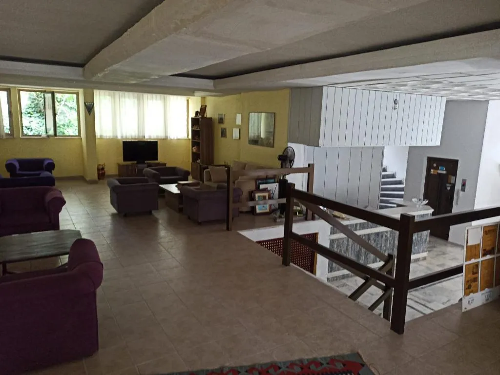 Lobby, Dias, Izmir