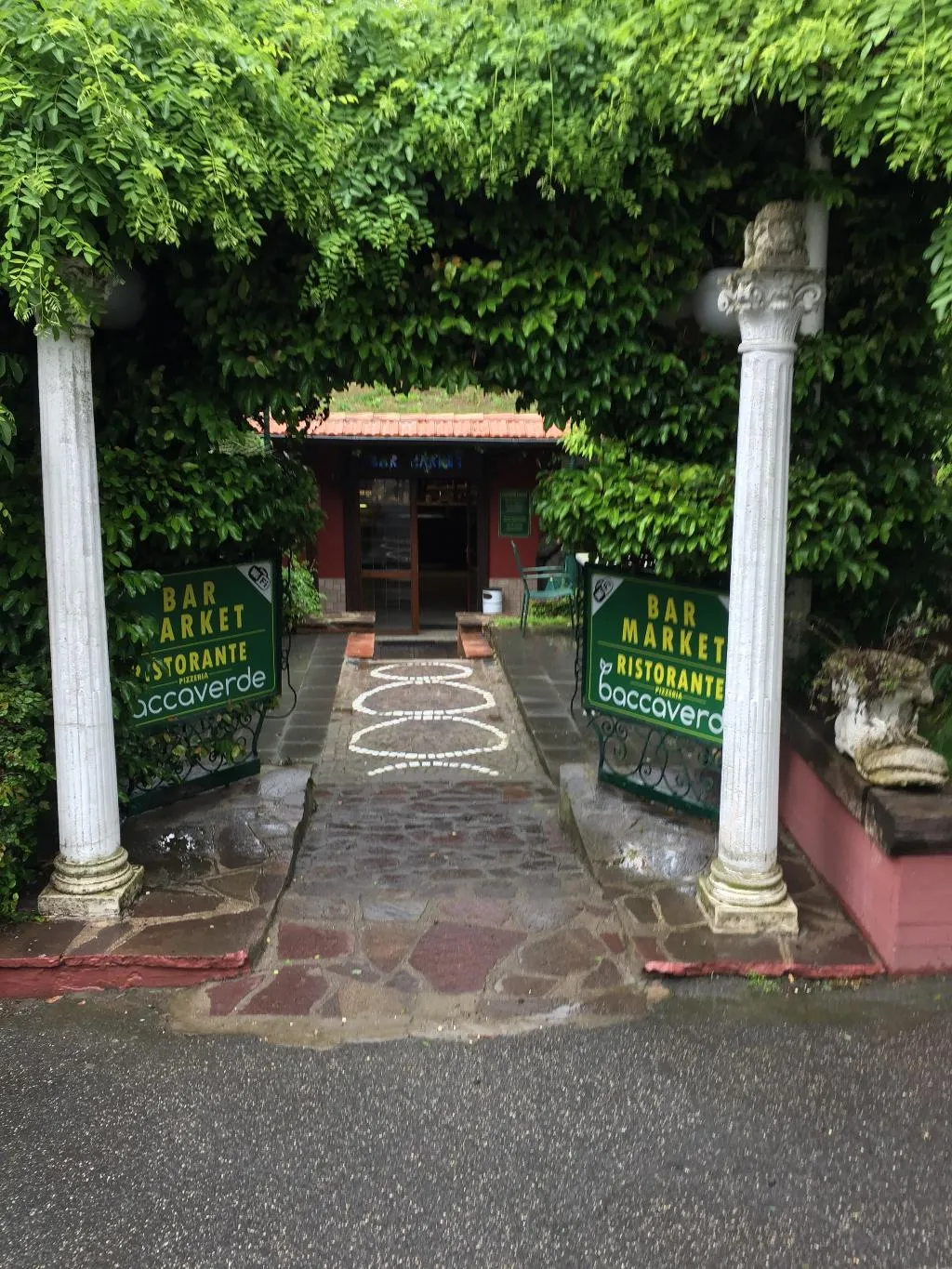 Restaurant, Seven Hills Village, Rome