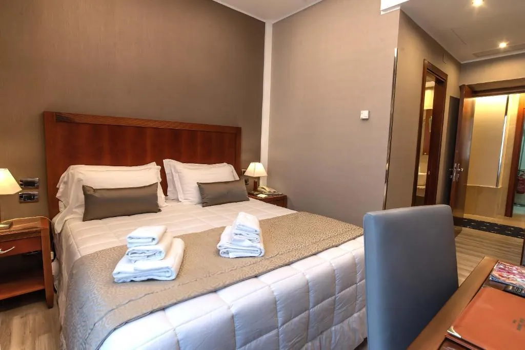 Double or Twin CLASSIC Room, Genova, Rome