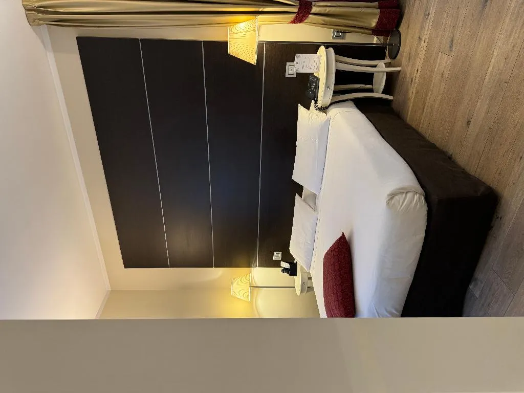 TRIPLE SUPERIOR Room, TownHouse 33, Milan