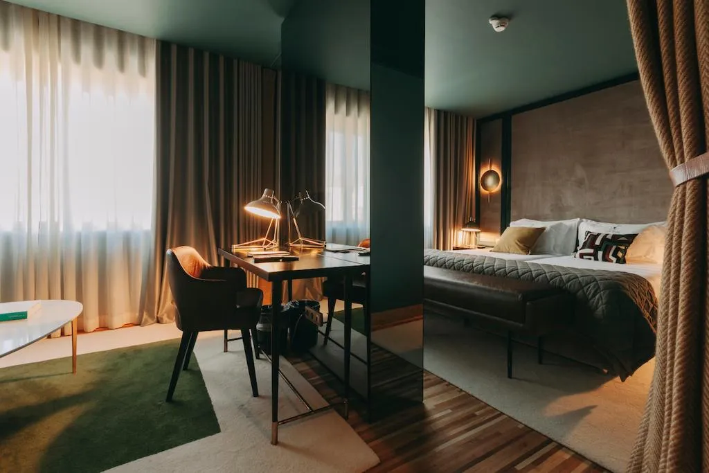 SUITE CLASSIC Room, Torel Avantgarde, Porto