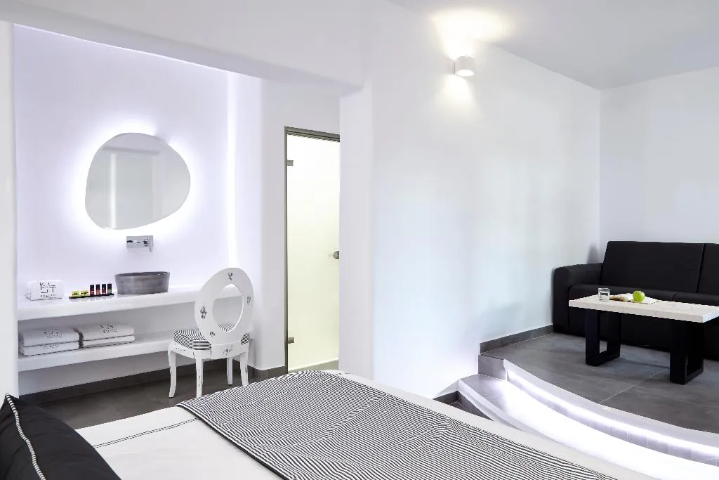 SUITE EXECUTIVE GARDEN VIEW Room, Kalisti Hotel & Suites, Santorini