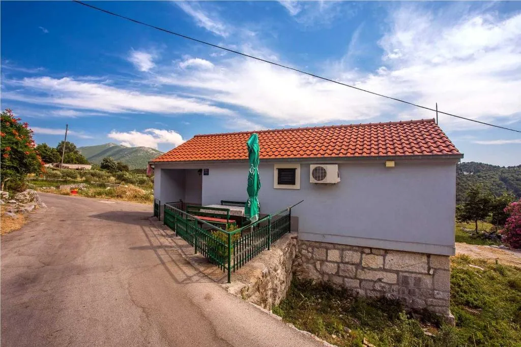 HOUSE TWO BEDROOMS ONE BATHROOM Room, Apartmani Seljacka Kuca, Split
