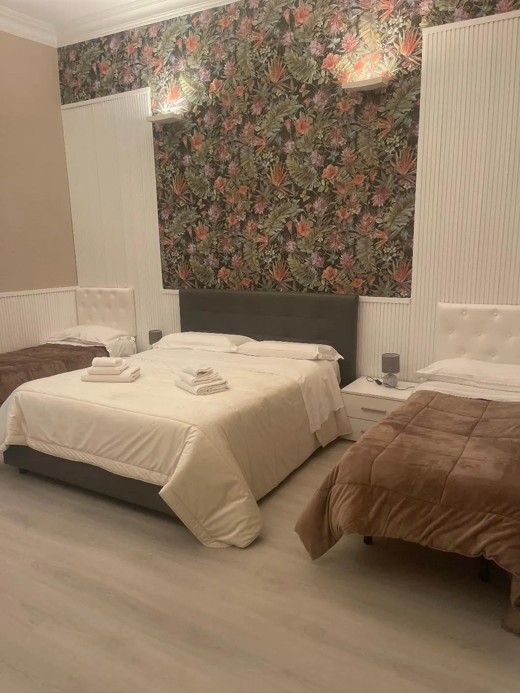 QUADRUPLE STANDARD Room, B&B Chez Moi, Naples