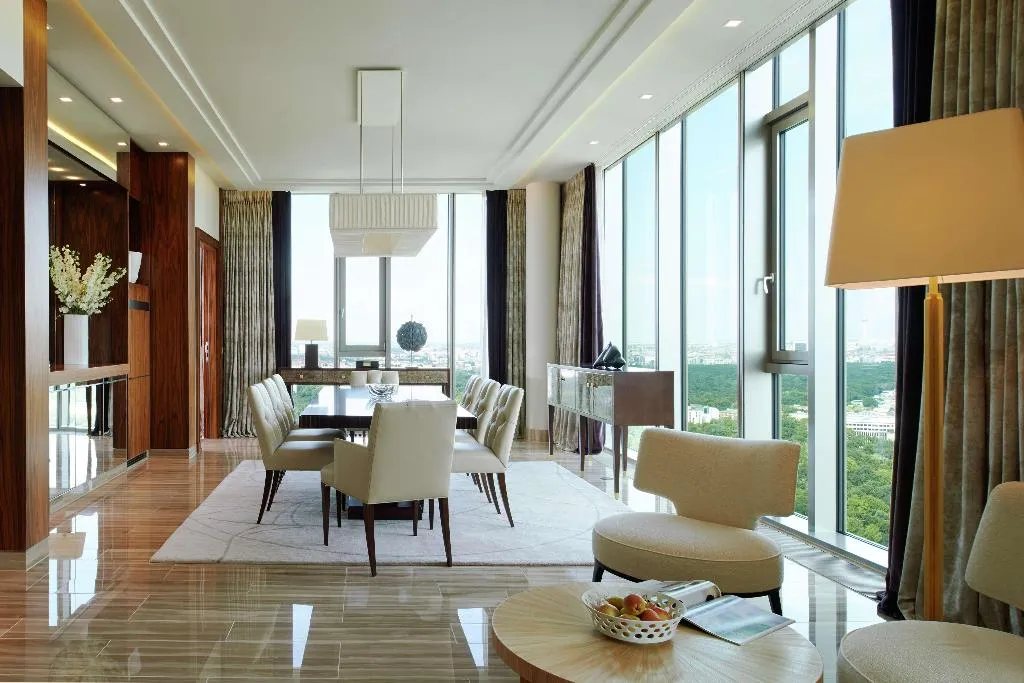 Room, Waldorf Astoria Berlin, Berlin