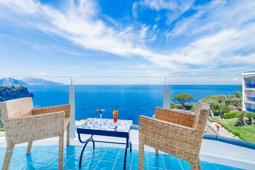 Double or Twin DELUXE SEA VIEW Room, Delfino, Naples