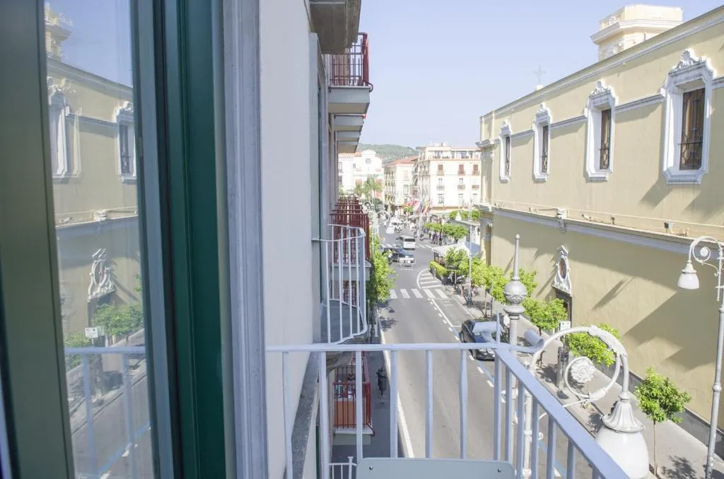 SUITE DELUXE Room, Palazzo Spasiano, Naples