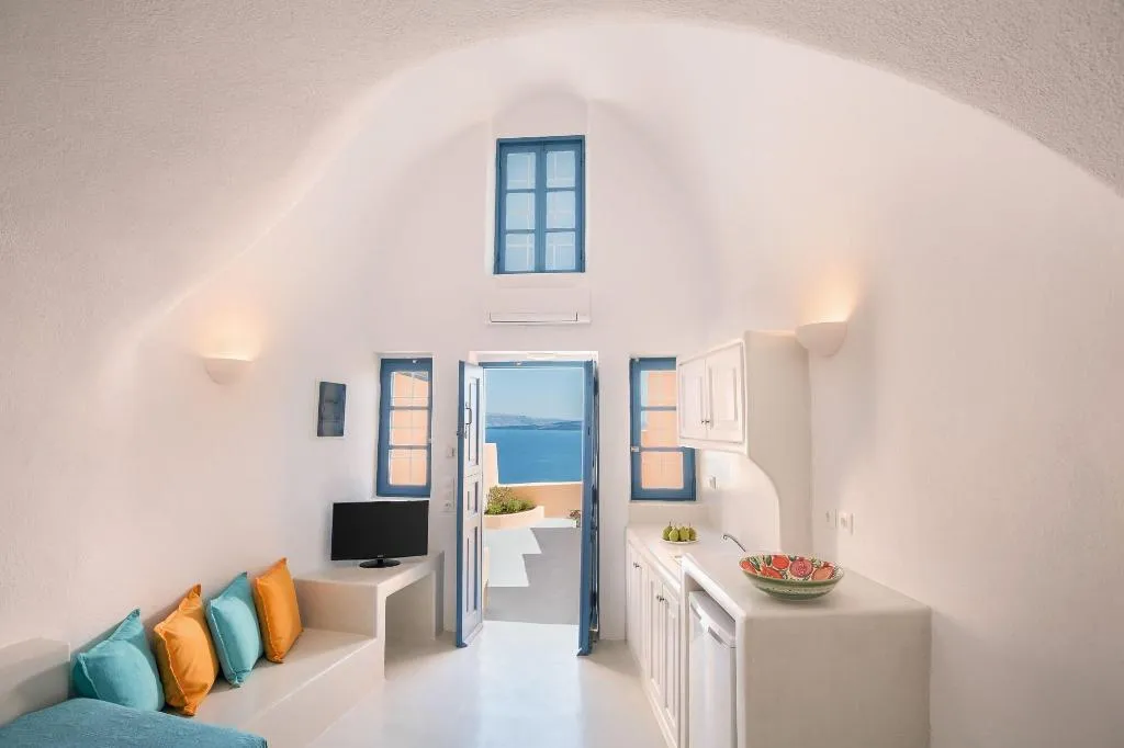 Room, Horizon Aeifos Suites, Santorini