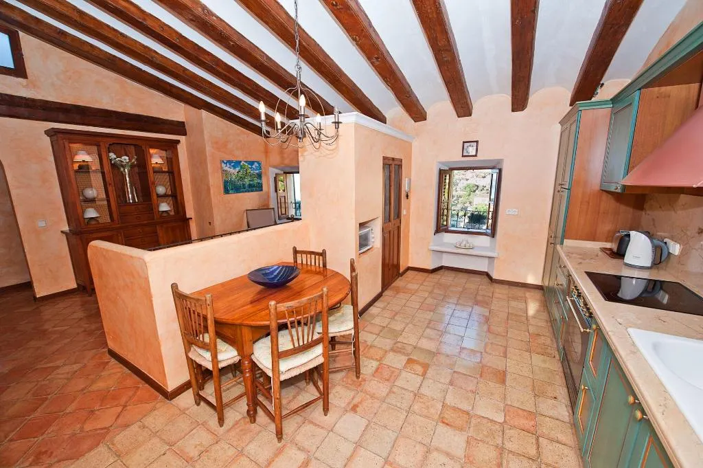 Room, D'Es Puig, Majorca