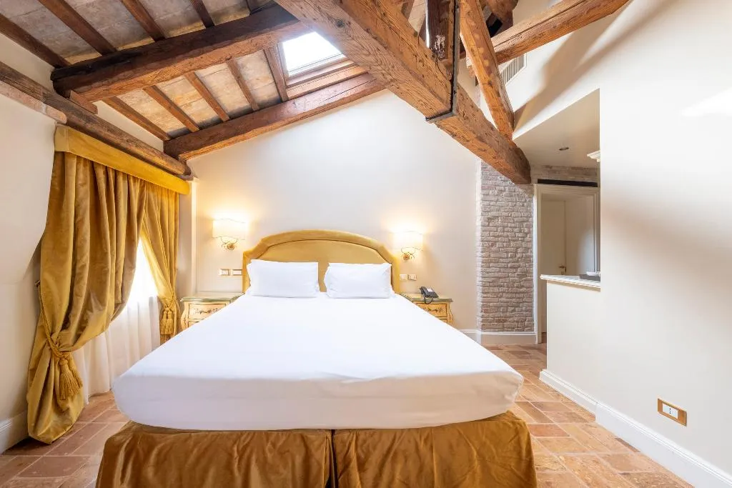 DOUBLE SUPERIOR Room, Hotel Villa Barbarich, Venice