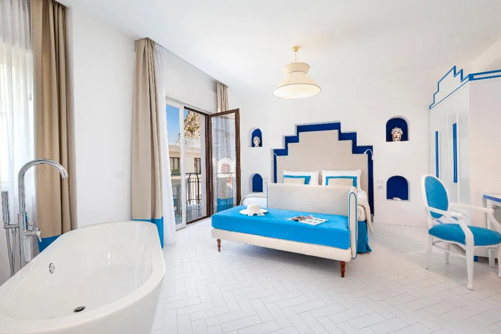 Room DELUXE PREMIER Room, Alimuri Bay Resort, Naples