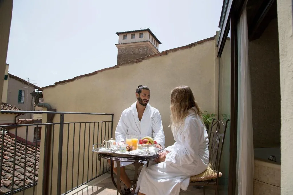 SUITE WITH JACUZZI Room, Golden Tower Hotel & Spa, Florence