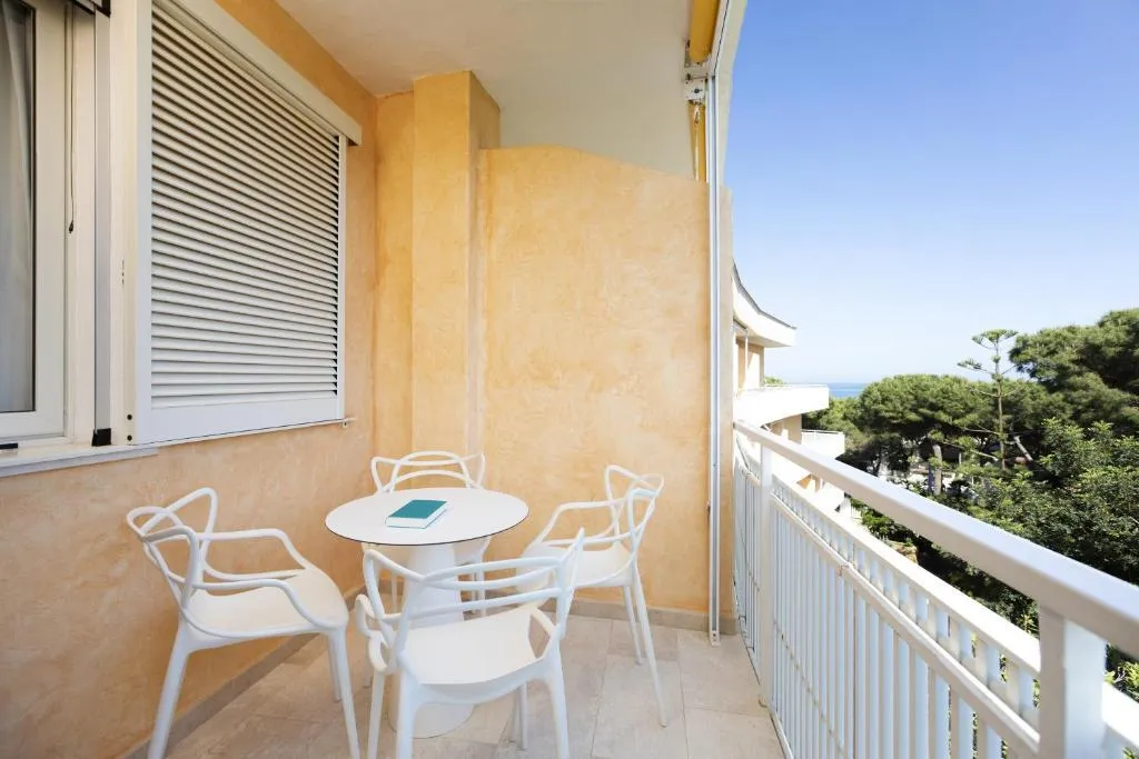FAMILY ROOM TWO BEDROOMS Room, Tirreno Resort, Olbia
