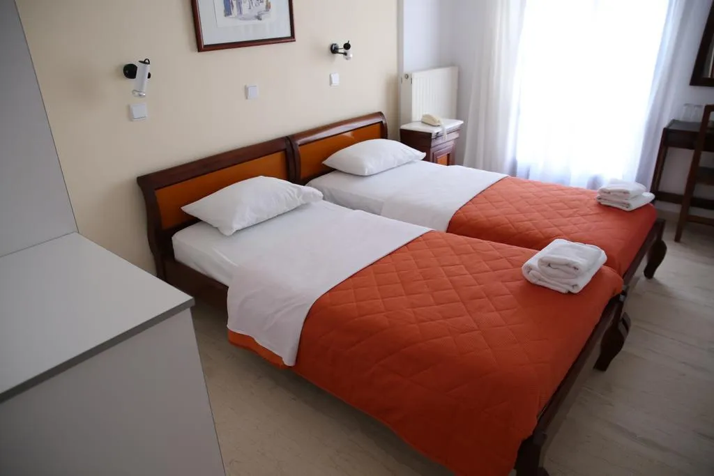 DOUBLE STANDARD Room, New Haroula, Santorini