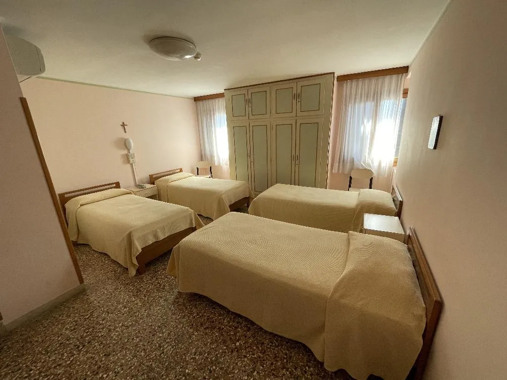 QUADRUPLE CANAL VIEW Room, Casa Caburlotto, Venice
