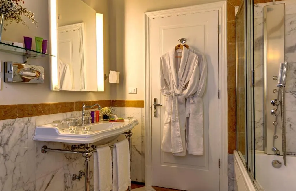 DOUBLE DELUXE Room, Villa Tolomei Hotel & Resort, Florence